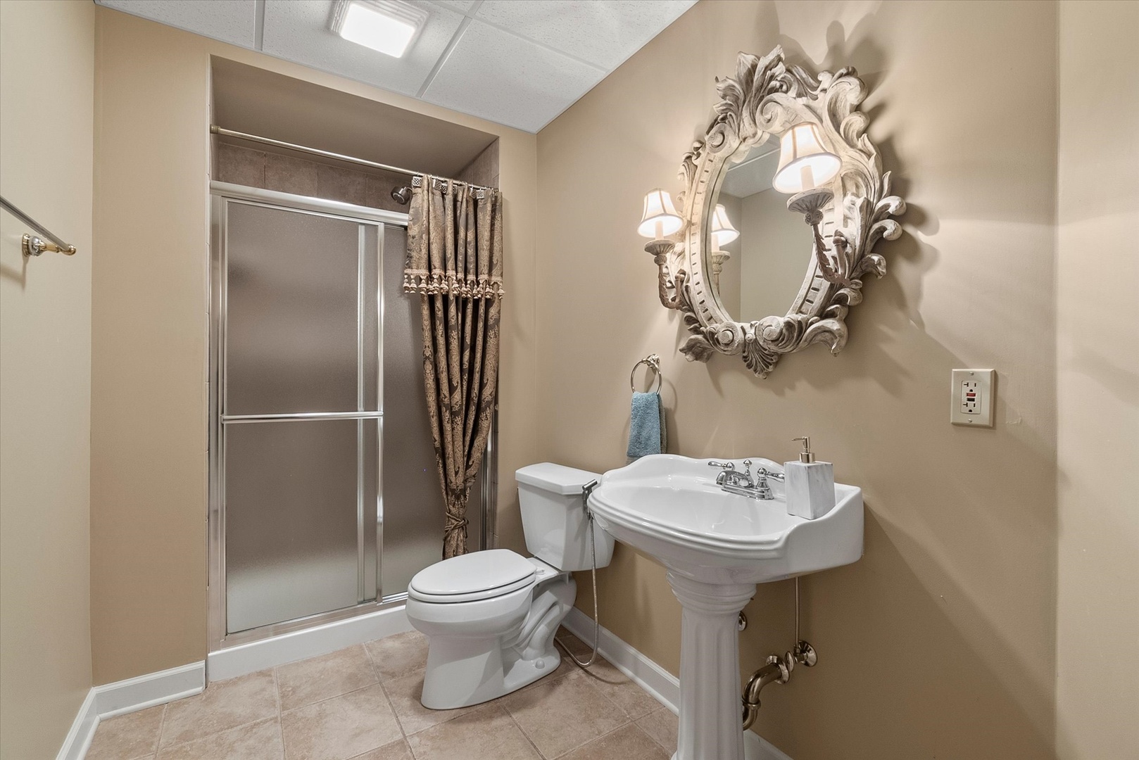 15W521 81st Street, Burr Ridge, IL 60527