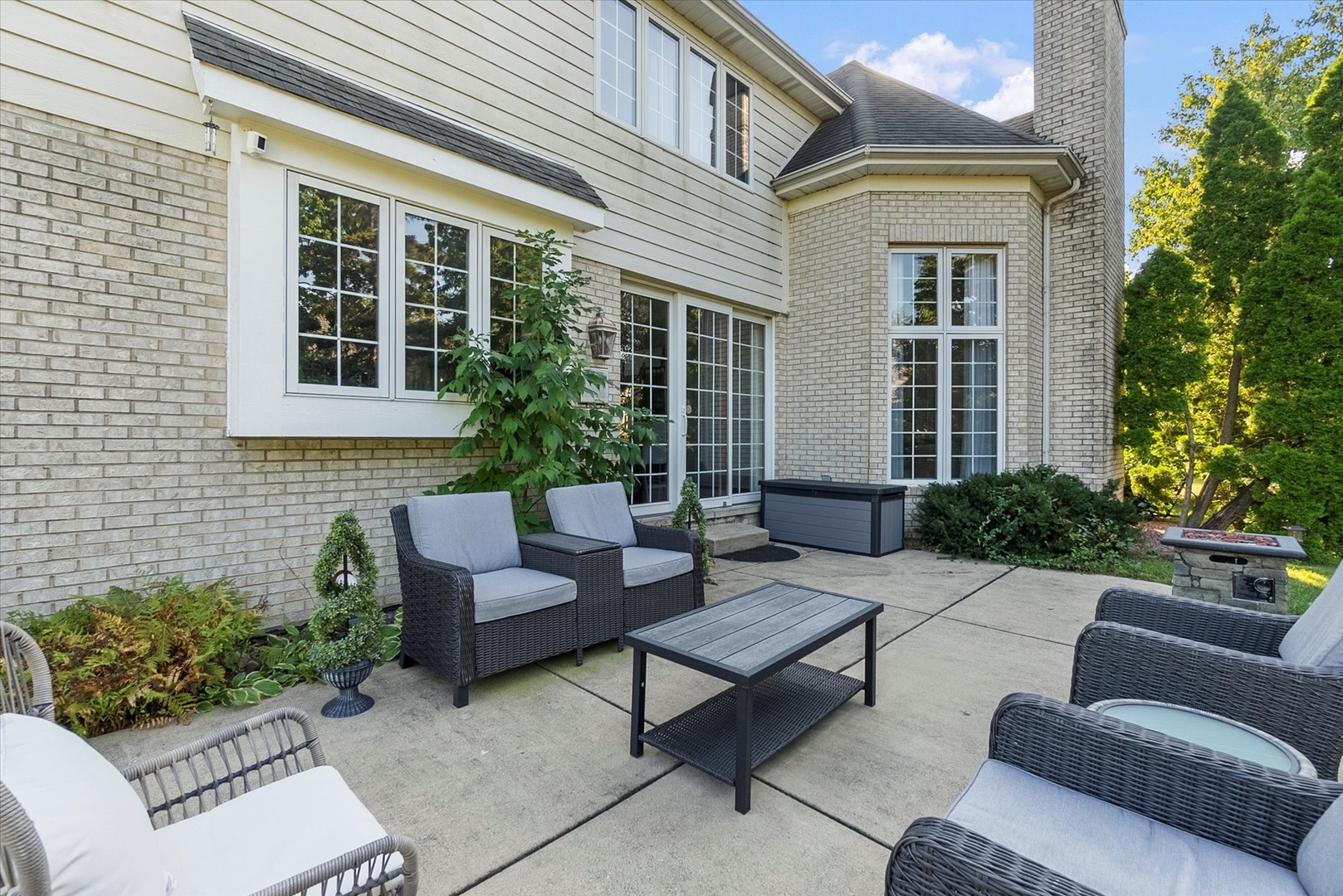 15W521 81st Street, Burr Ridge, IL 60527