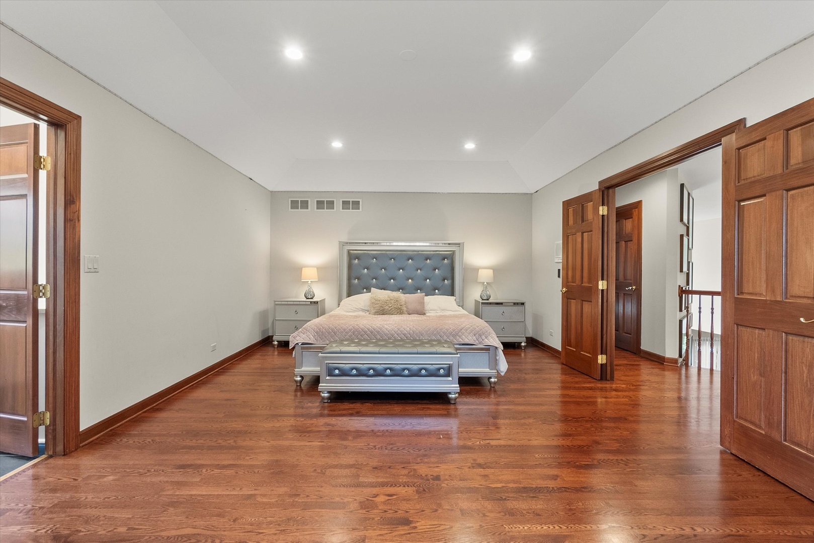 15W521 81st Street, Burr Ridge, IL 60527