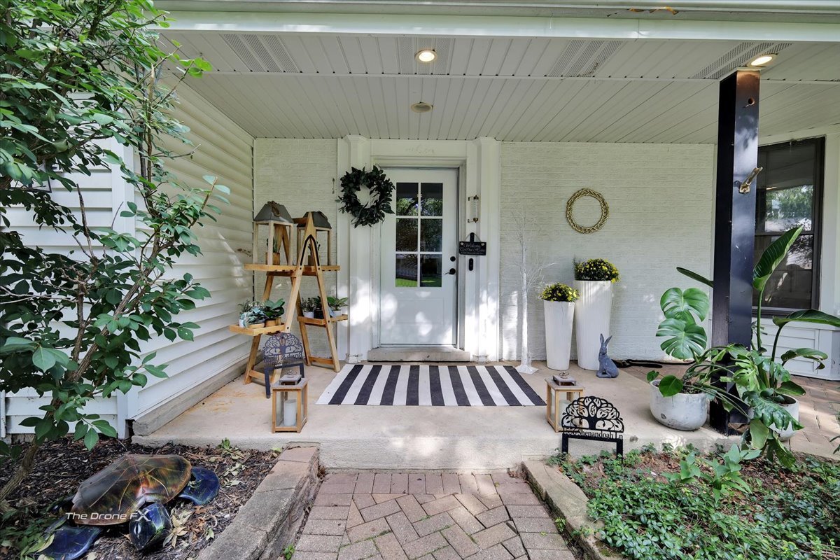 1556 Shenandoah Lane, Naperville, IL 60563