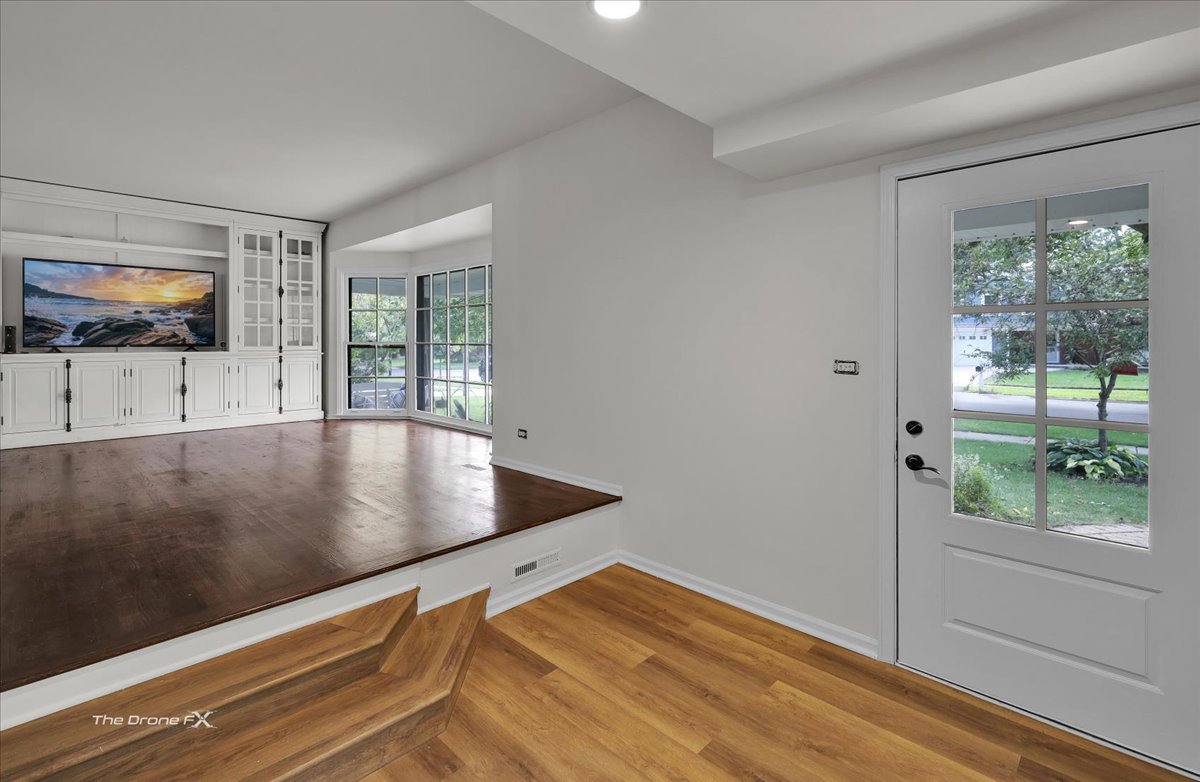 1556 Shenandoah Lane, Naperville, IL 60563