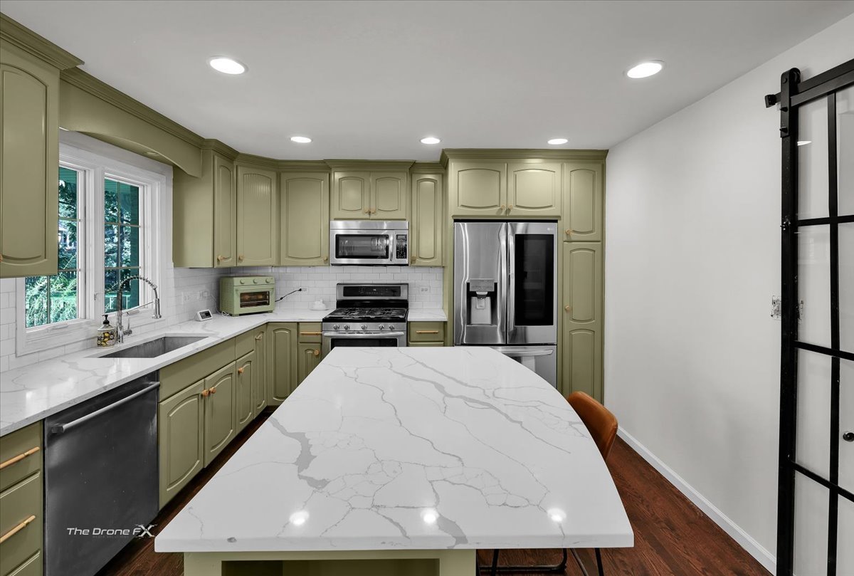 1556 Shenandoah Lane, Naperville, IL 60563