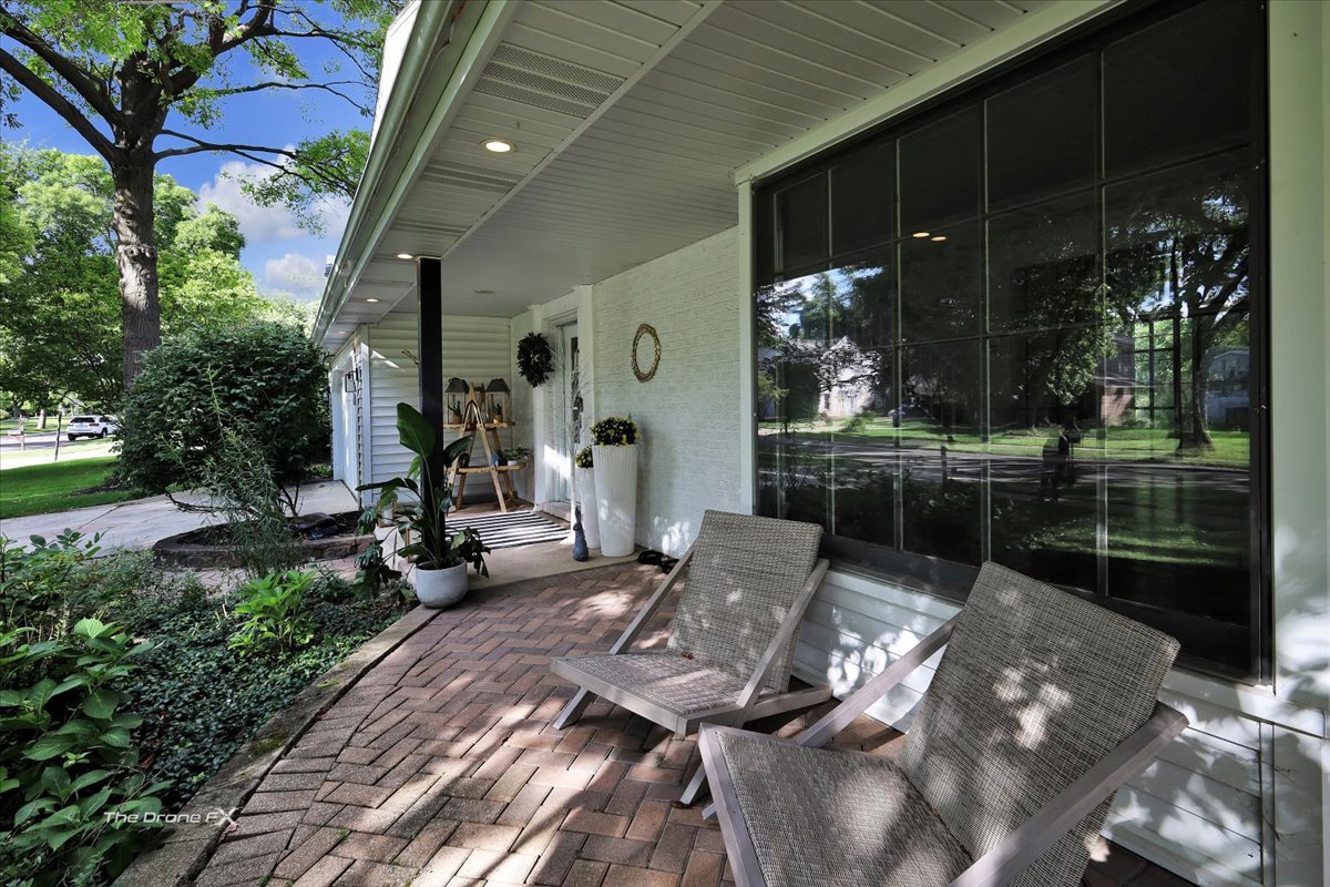 1556 Shenandoah Lane, Naperville, IL 60563