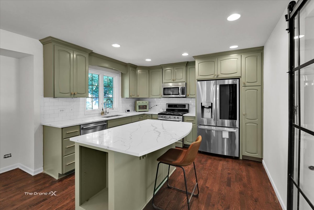 1556 Shenandoah Lane, Naperville, IL 60563