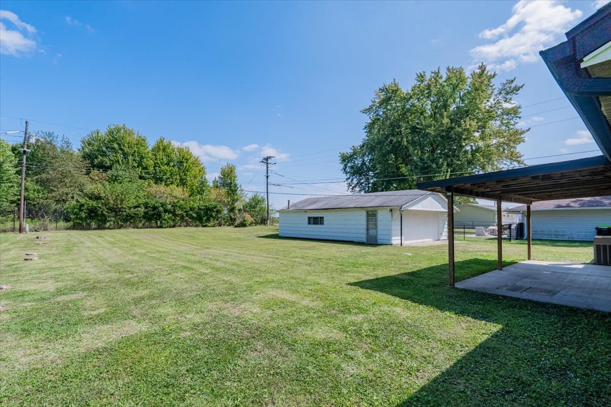 436 Standish Drive, Bloomington, IL 61704