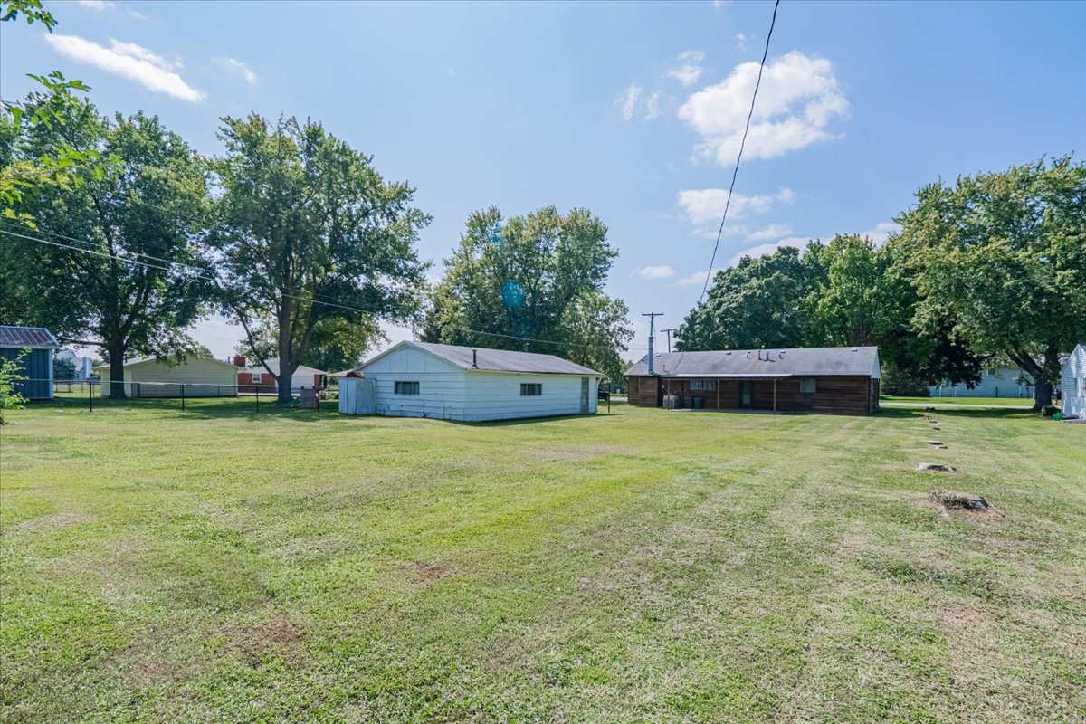 436 Standish Drive, Bloomington, IL 61704