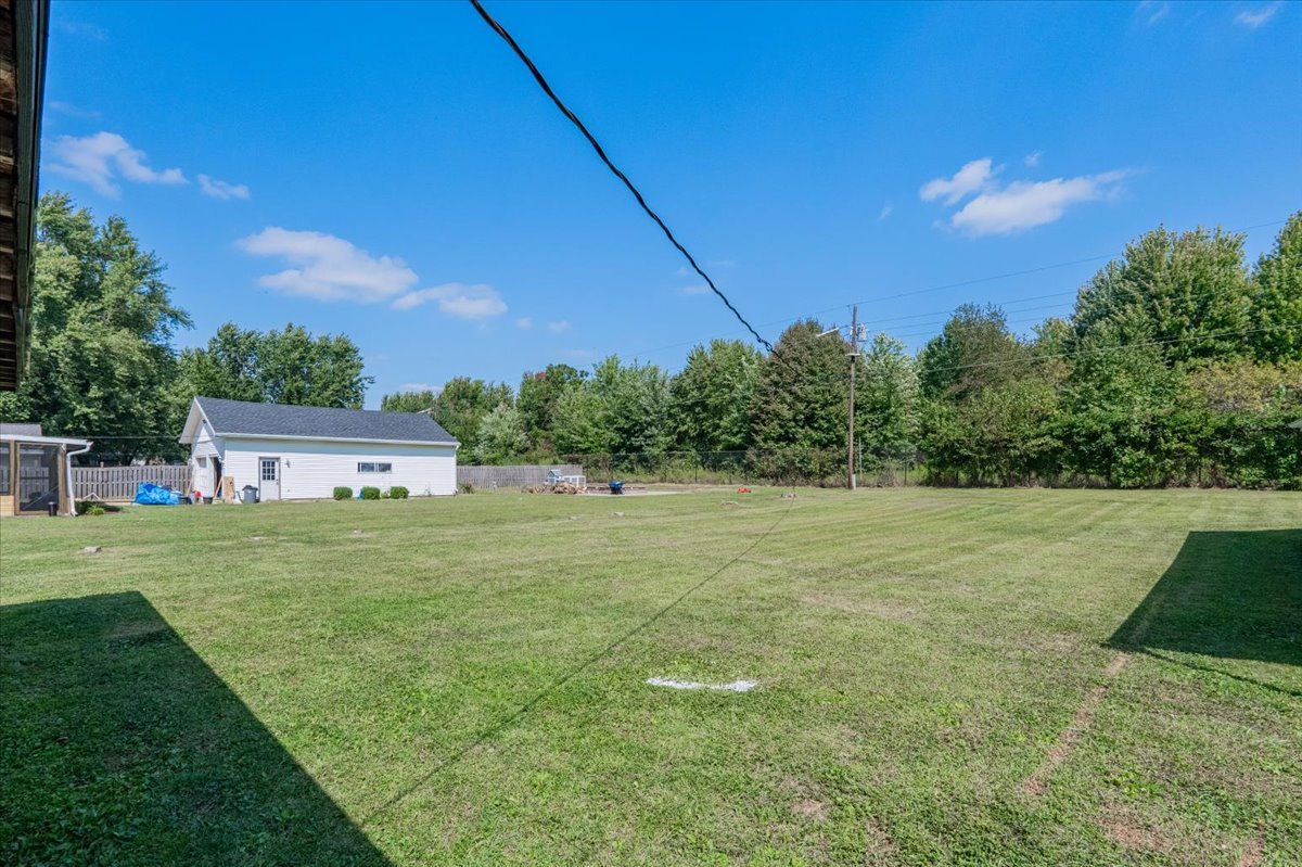 436 Standish Drive, Bloomington, IL 61704