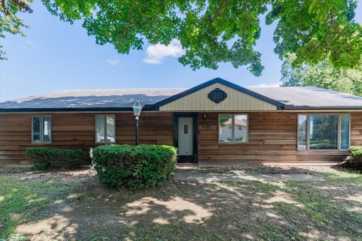 436 Standish Drive, Bloomington, IL 61704