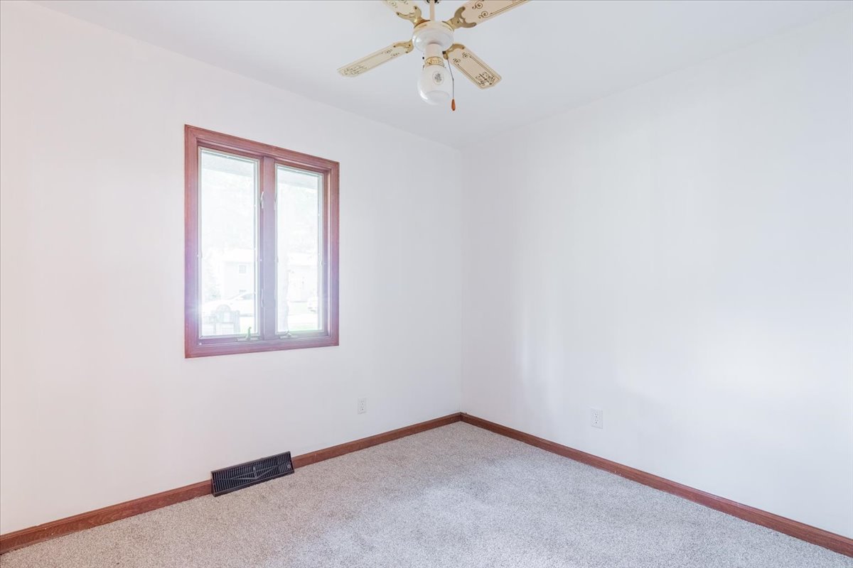 436 Standish Drive, Bloomington, IL 61704