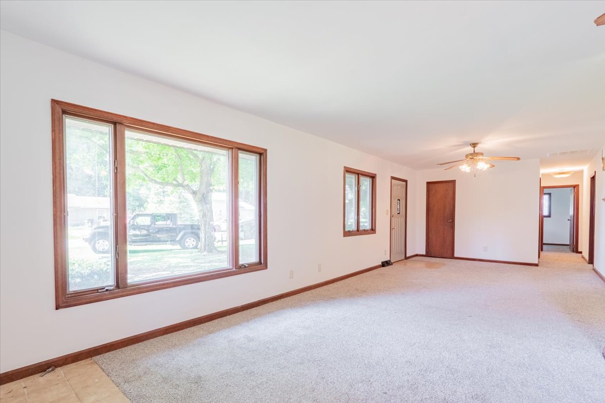 436 Standish Drive, Bloomington, IL 61704