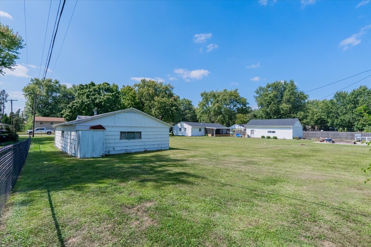436 Standish Drive, Bloomington, IL 61704