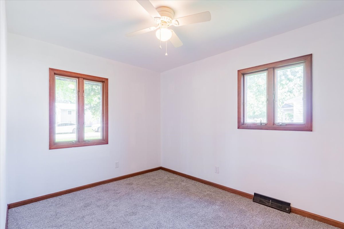 436 Standish Drive, Bloomington, IL 61704