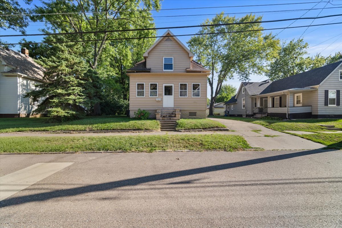 510 W Oakland Avenue, Bloomington, IL 61701