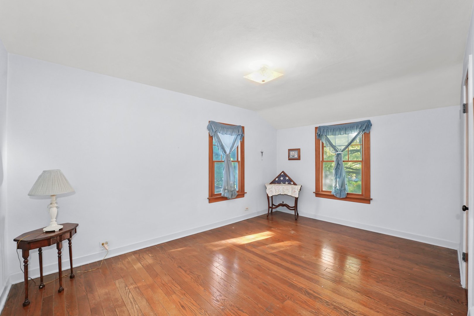 964 S Hillside Avenue, Elmhurst, IL 60126