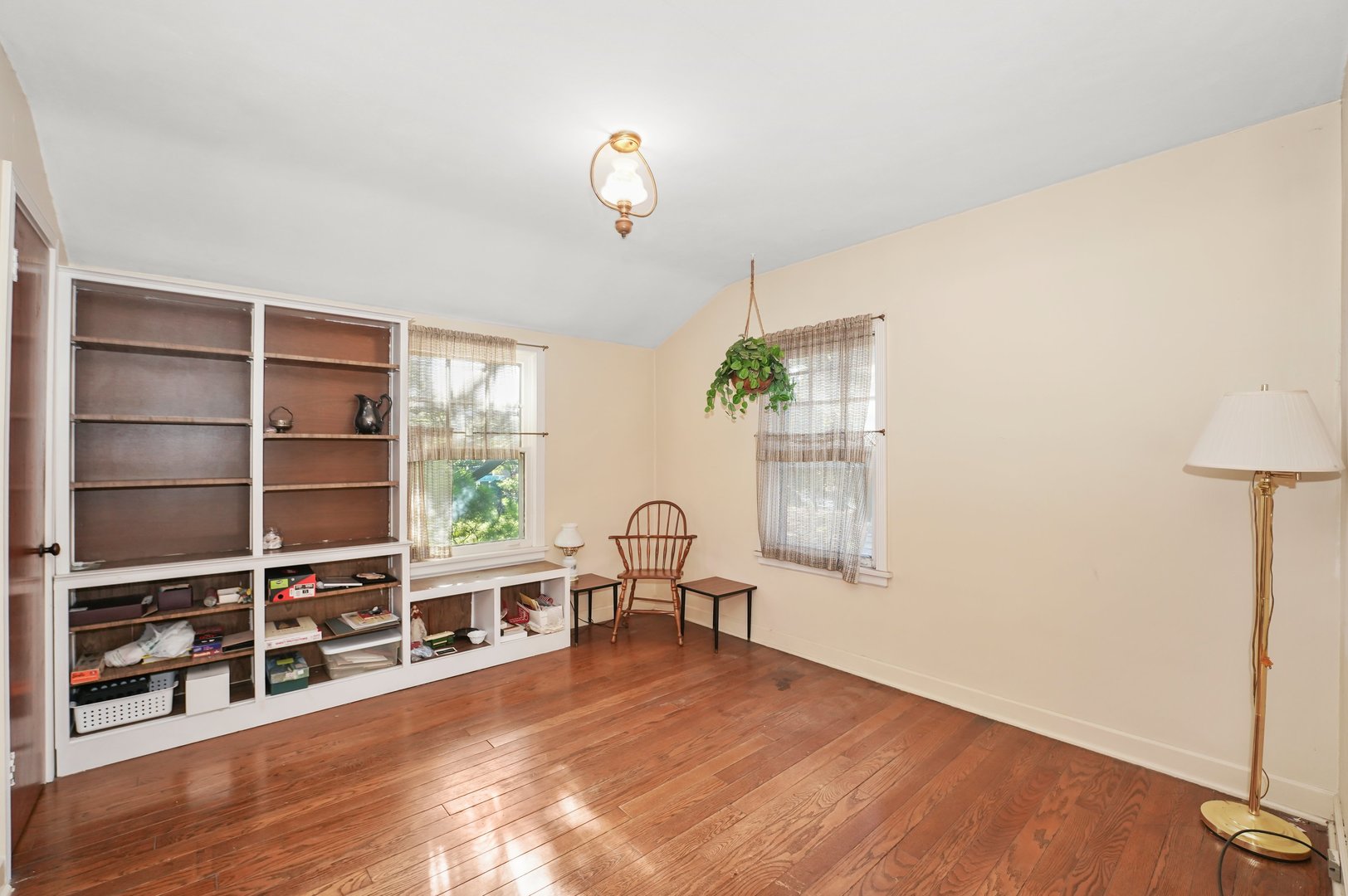 964 S Hillside Avenue, Elmhurst, IL 60126