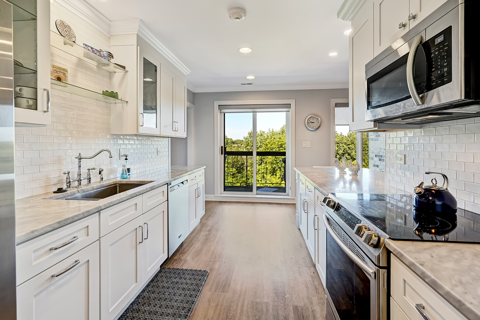 501 Lake Hinsdale Drive #504, Willowbrook, IL 60527