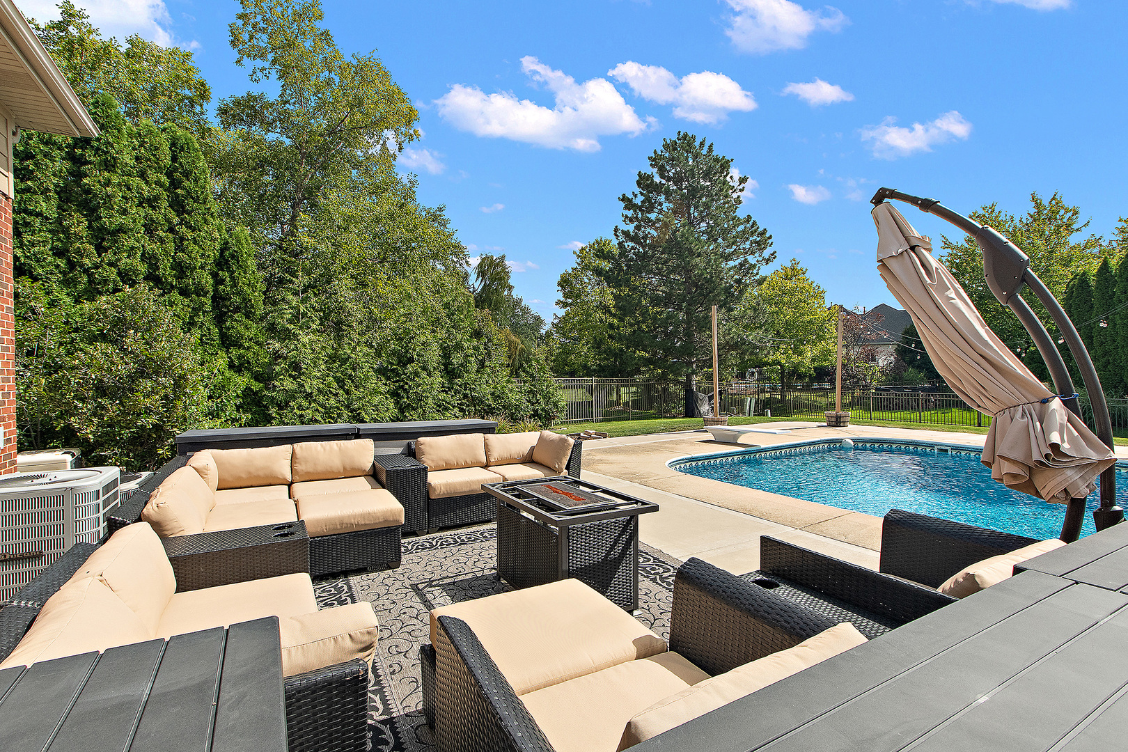 11707 Coquille Drive, Frankfort, IL 60423