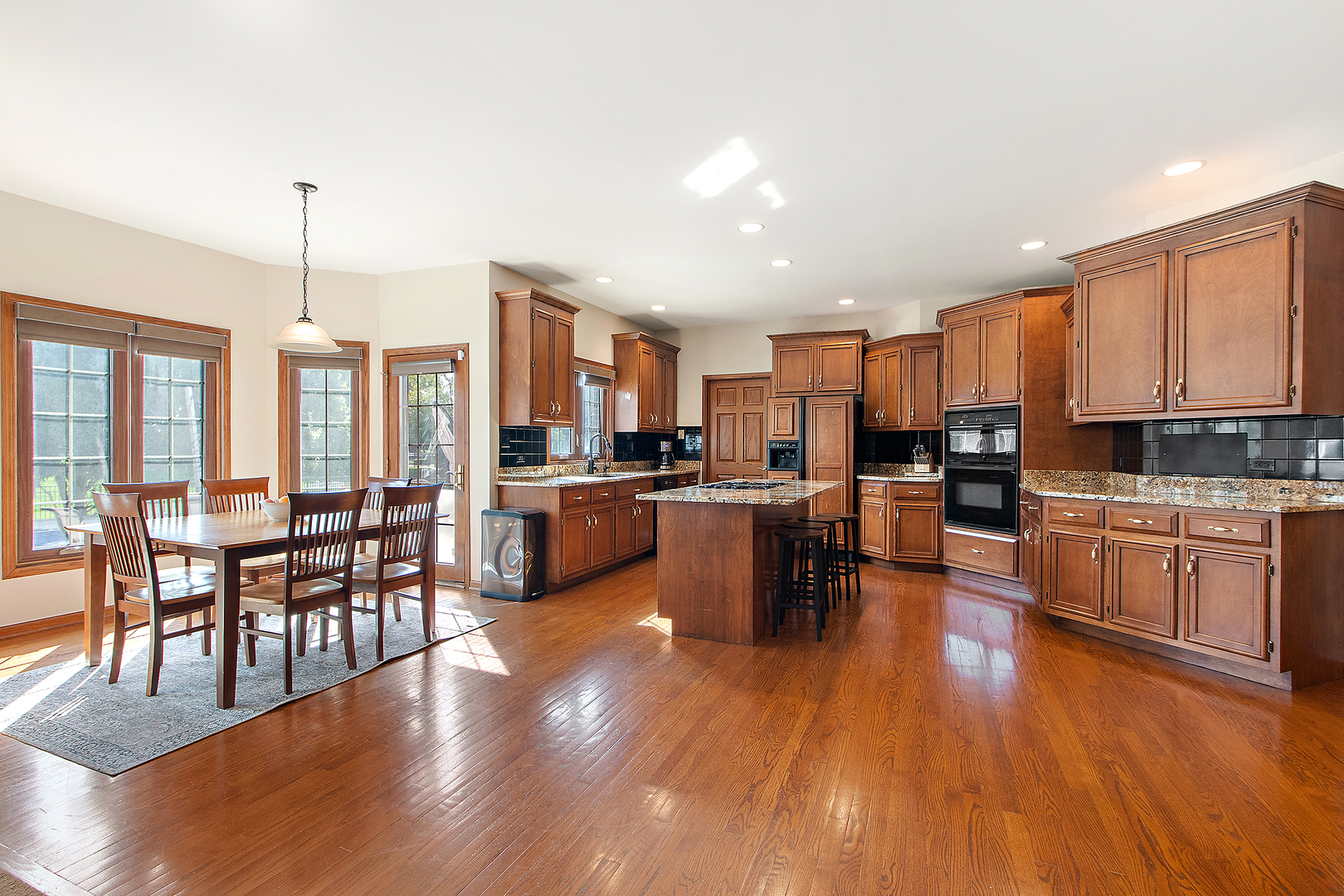 11707 Coquille Drive, Frankfort, IL 60423