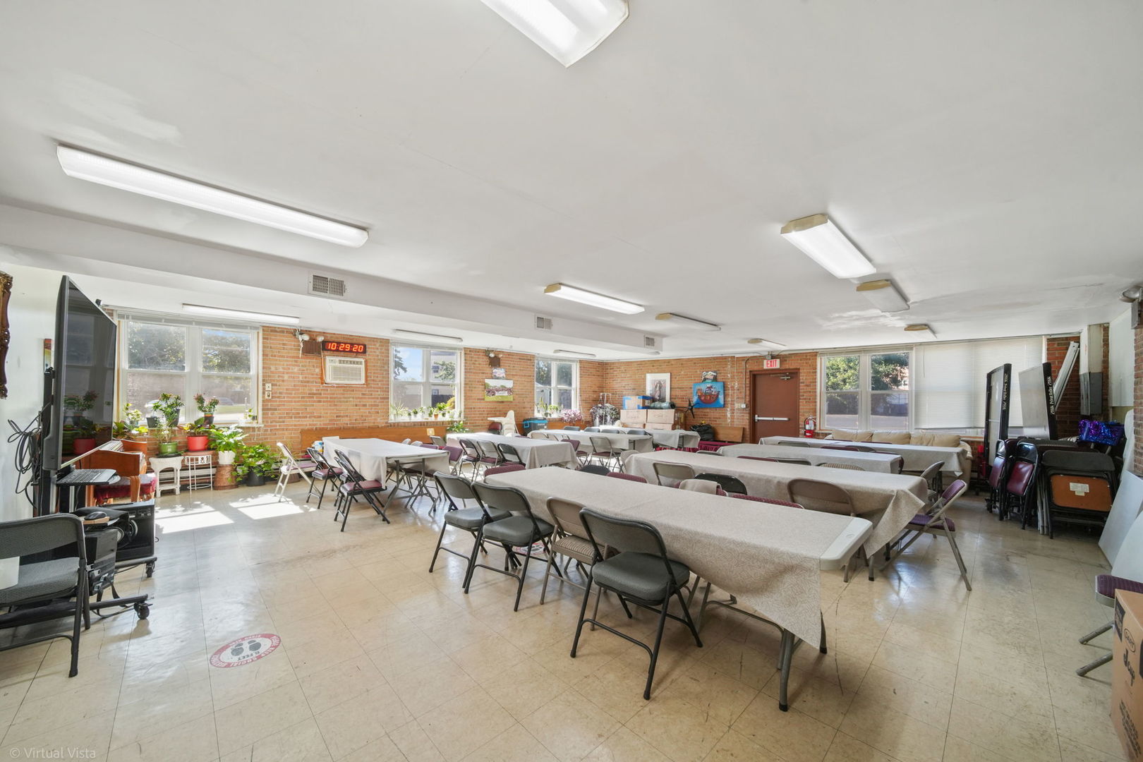 800 Beau Drive, Des Plaines, IL 60016