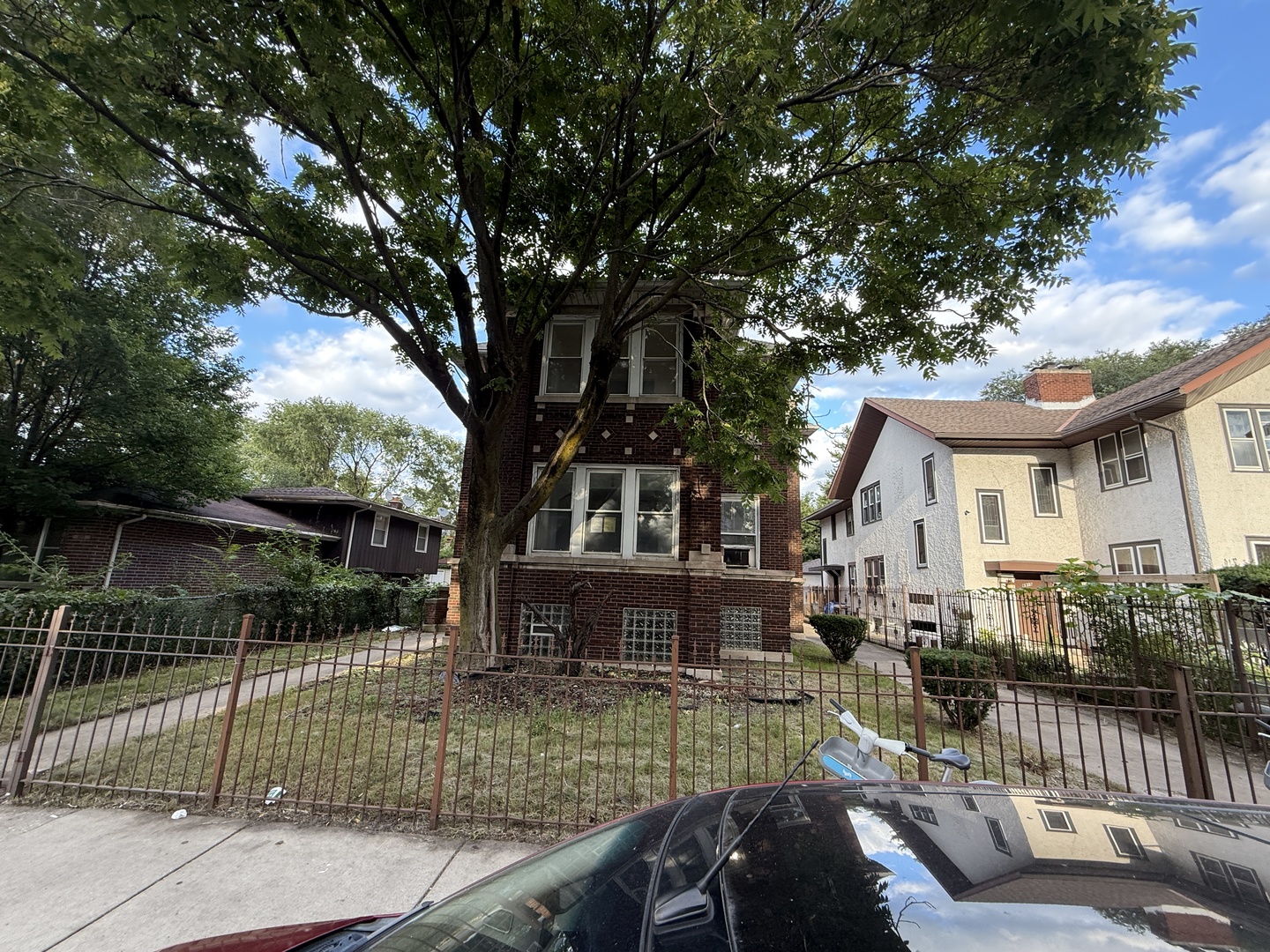 6911 S Jeffery Boulevard, Chicago, IL 60649