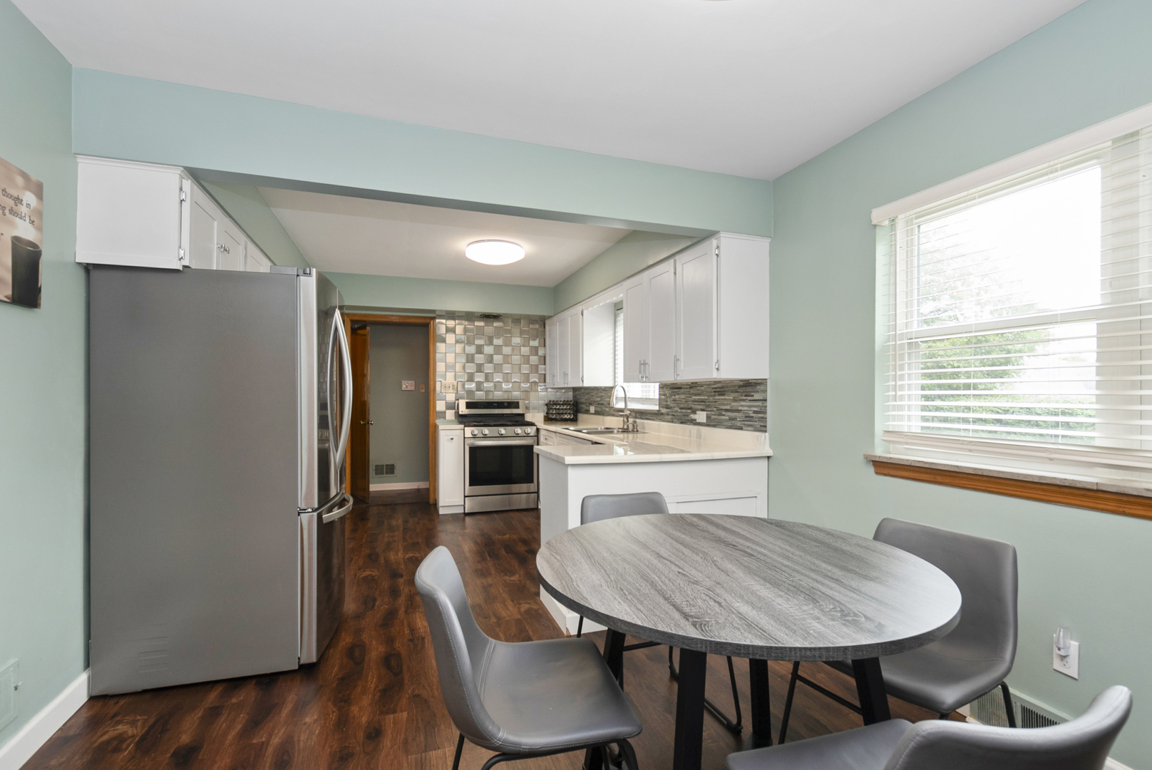917 N Memorial Drive, Chicago Heights, IL 60411