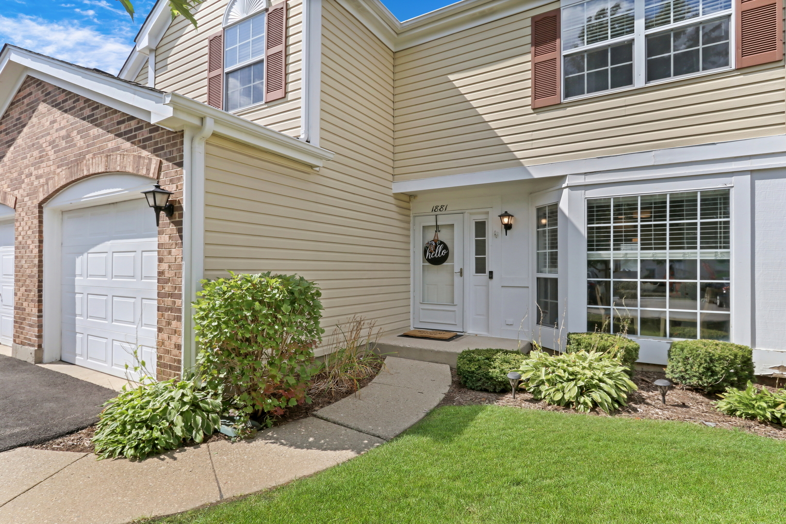1881 Canterbury Court, Gurnee, IL 60031