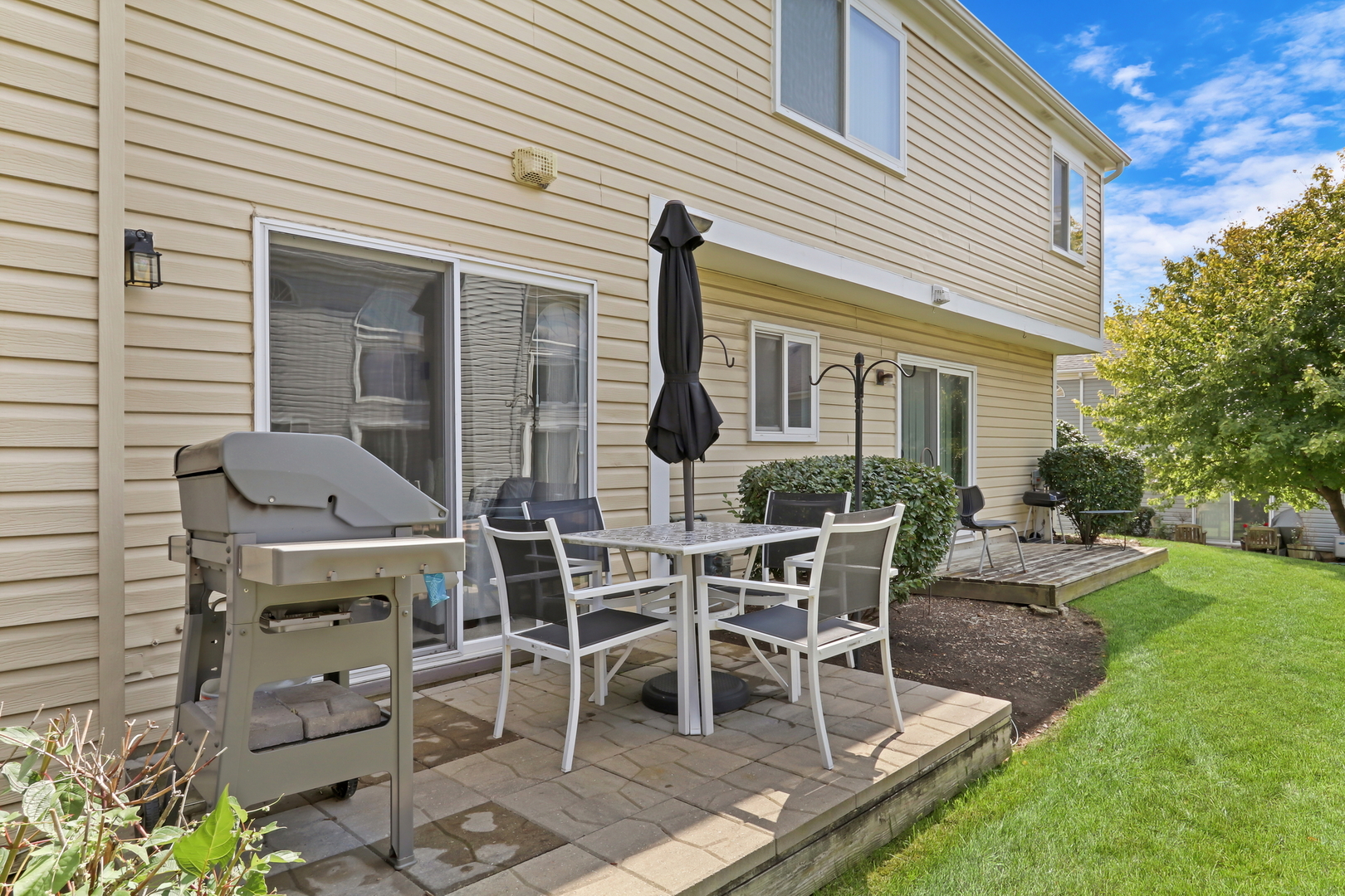1881 Canterbury Court, Gurnee, IL 60031
