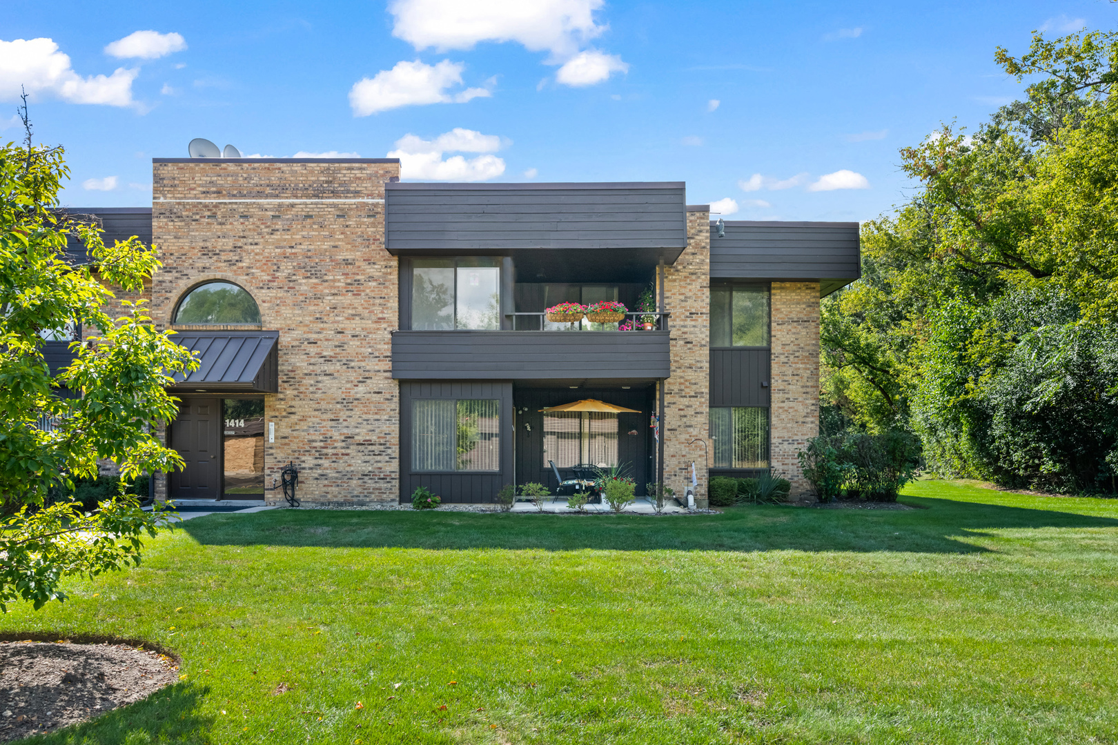 1414 N Sterling Avenue #103, Palatine, IL 60067