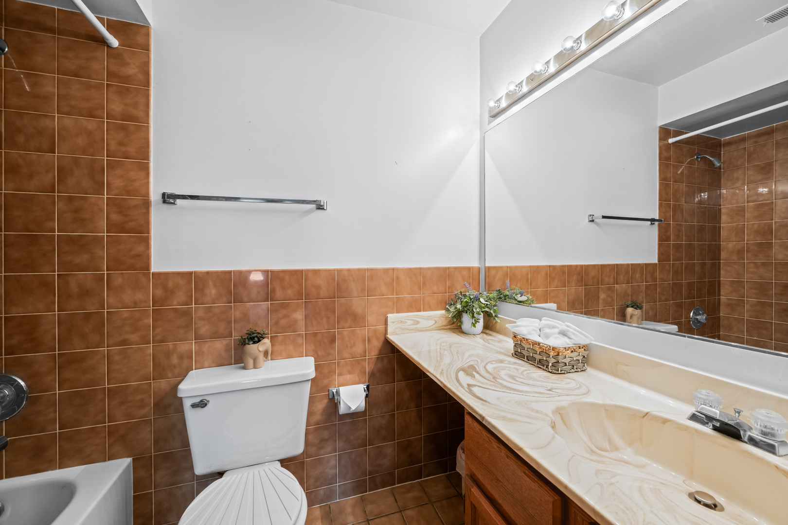 1414 N Sterling Avenue #103, Palatine, IL 60067
