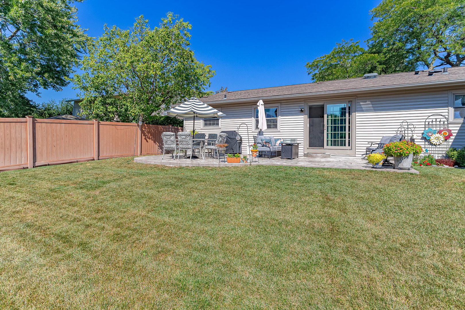 579 Bristol Lane, Elk Grove Village, IL 60007