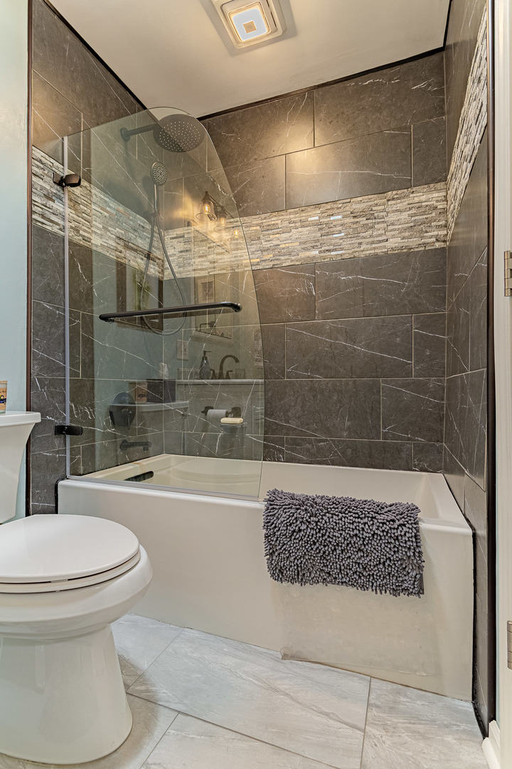 579 Bristol Lane, Elk Grove Village, IL 60007