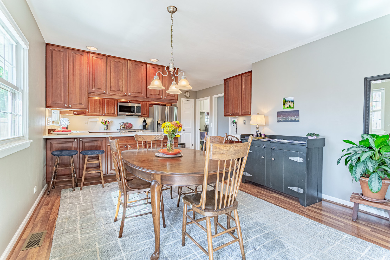 579 Bristol Lane, Elk Grove Village, IL 60007