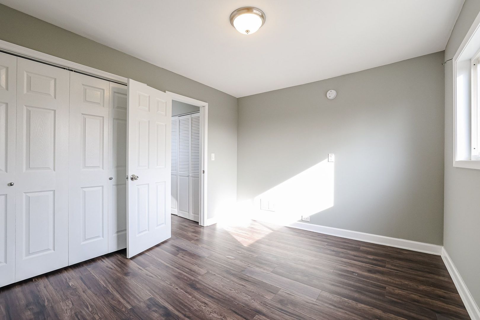 746 Walnut Street #2E, Waukegan, IL 60085