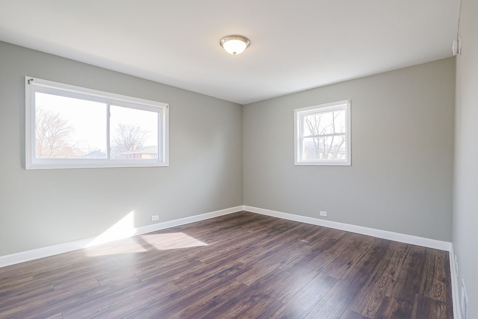 746 Walnut Street #2E, Waukegan, IL 60085