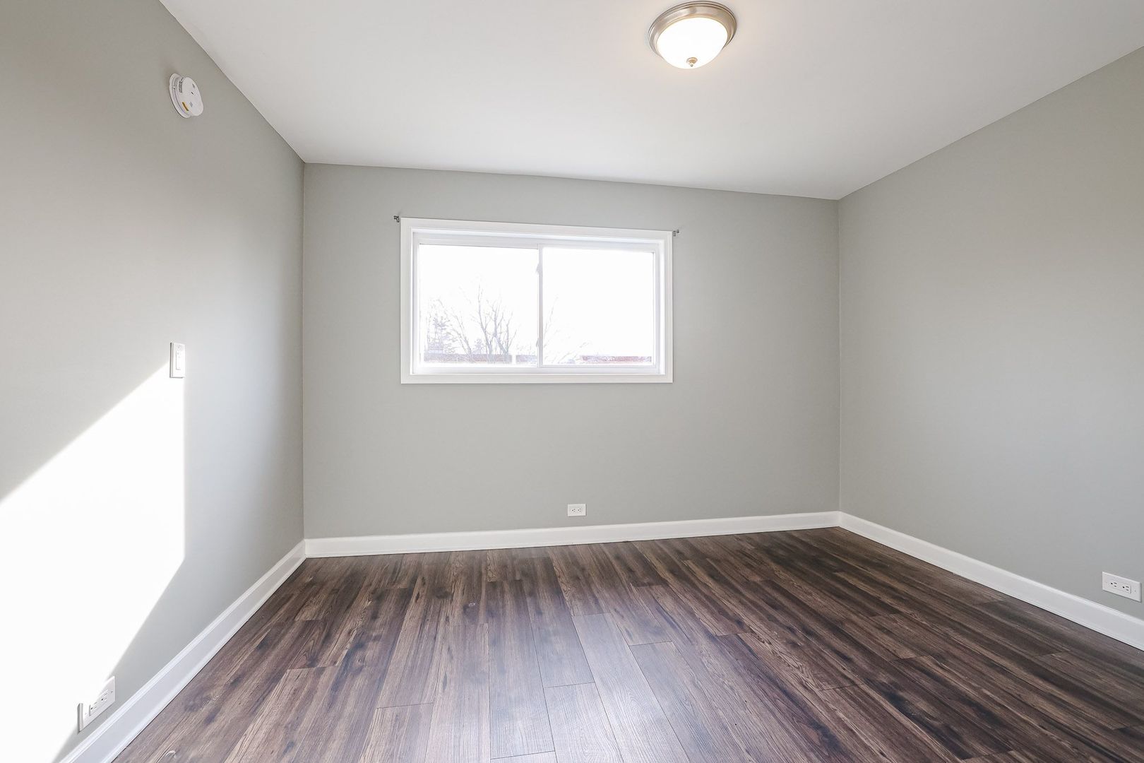 746 Walnut Street #2E, Waukegan, IL 60085