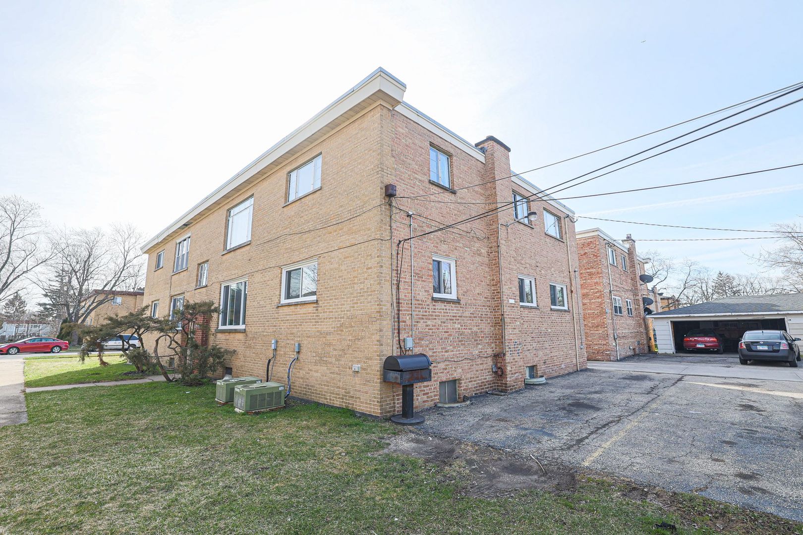 746 Walnut Street #2E, Waukegan, IL 60085