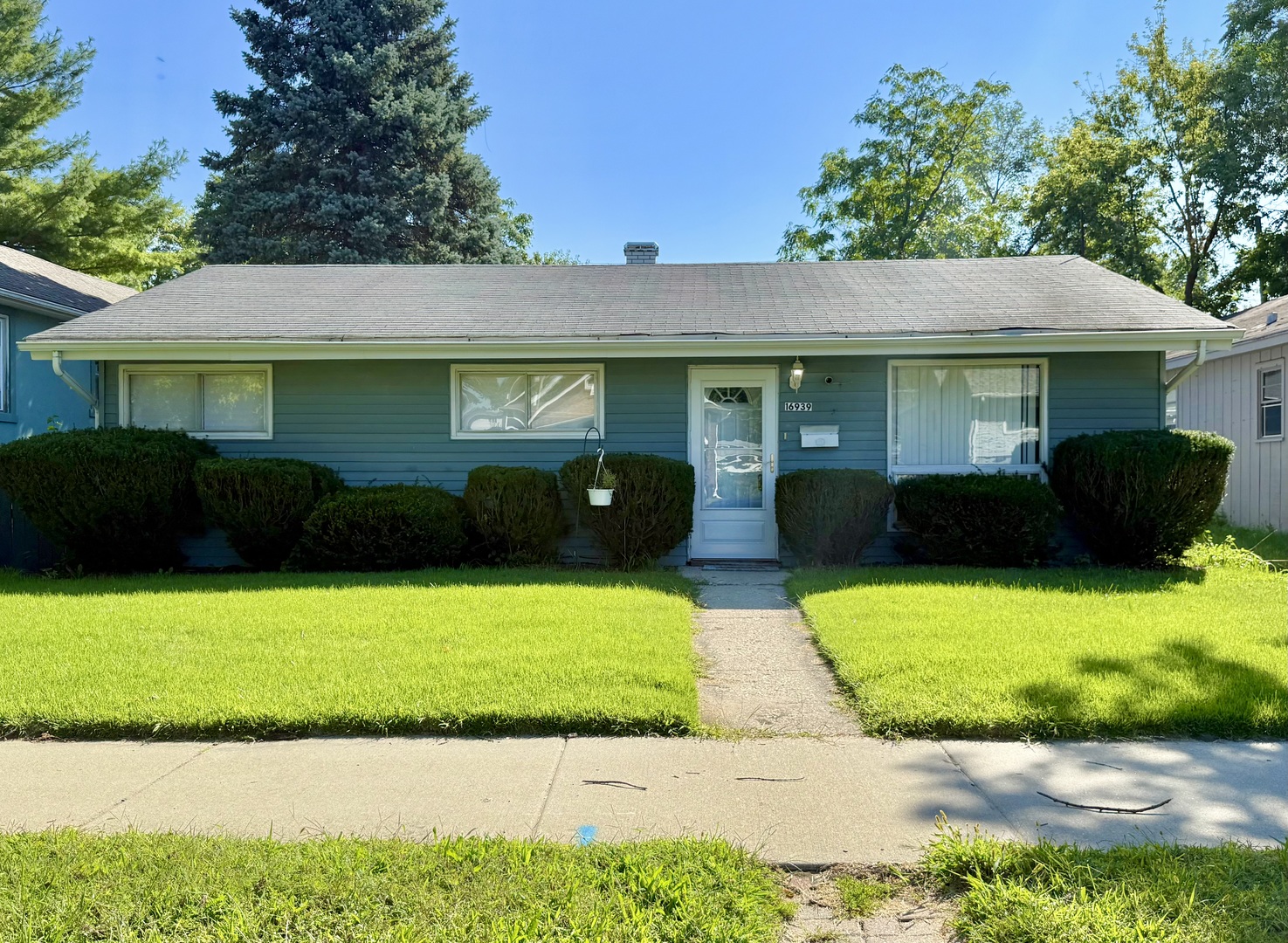 16939 Jodave Avenue, Hazel Crest, IL 60429