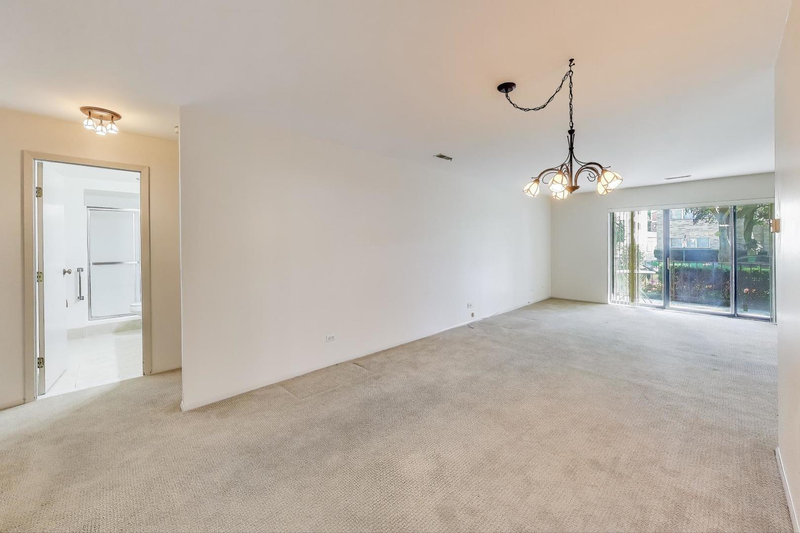 221 N KENILWORTH Avenue #105, Oak Park, IL 60302