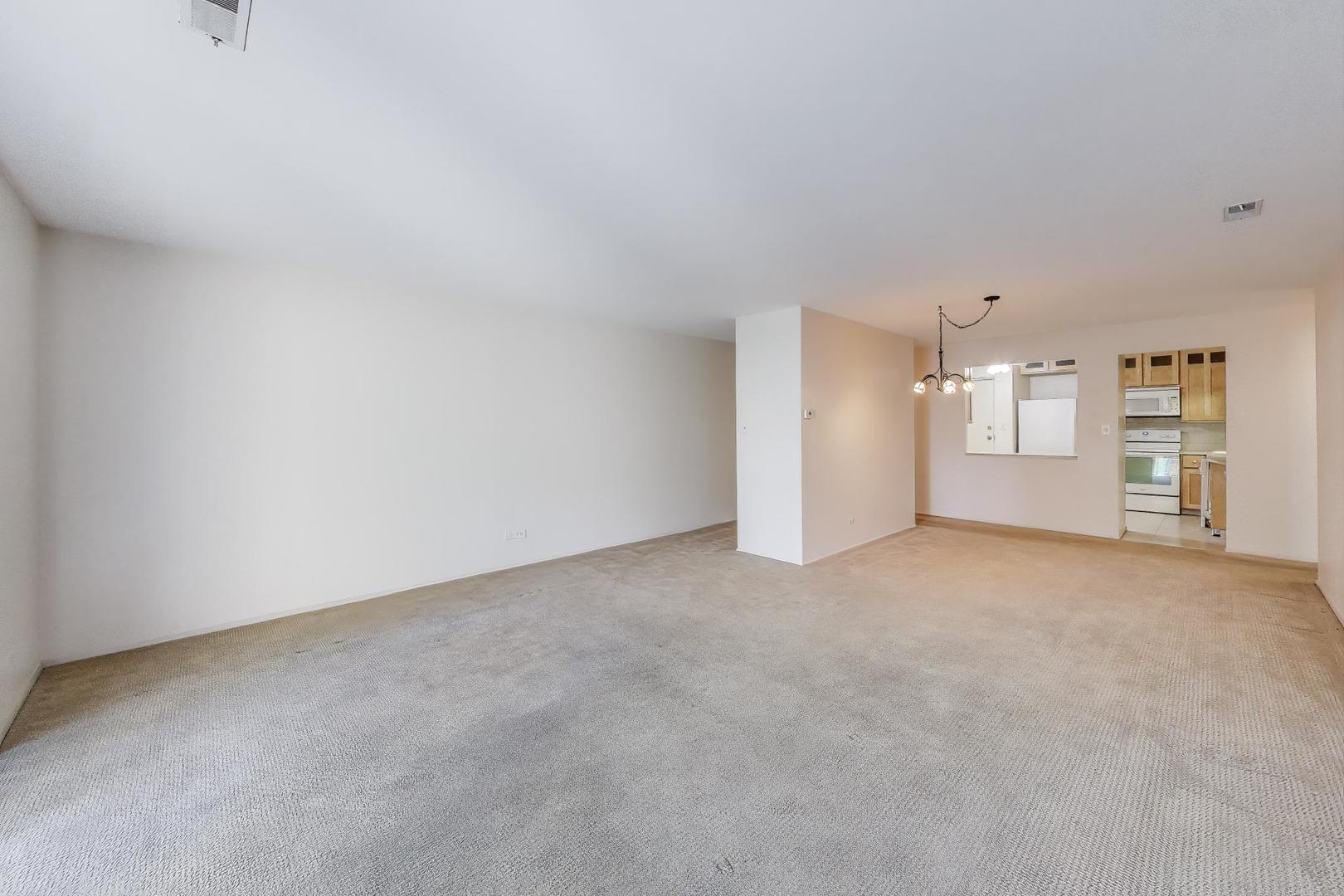 221 N KENILWORTH Avenue #105, Oak Park, IL 60302