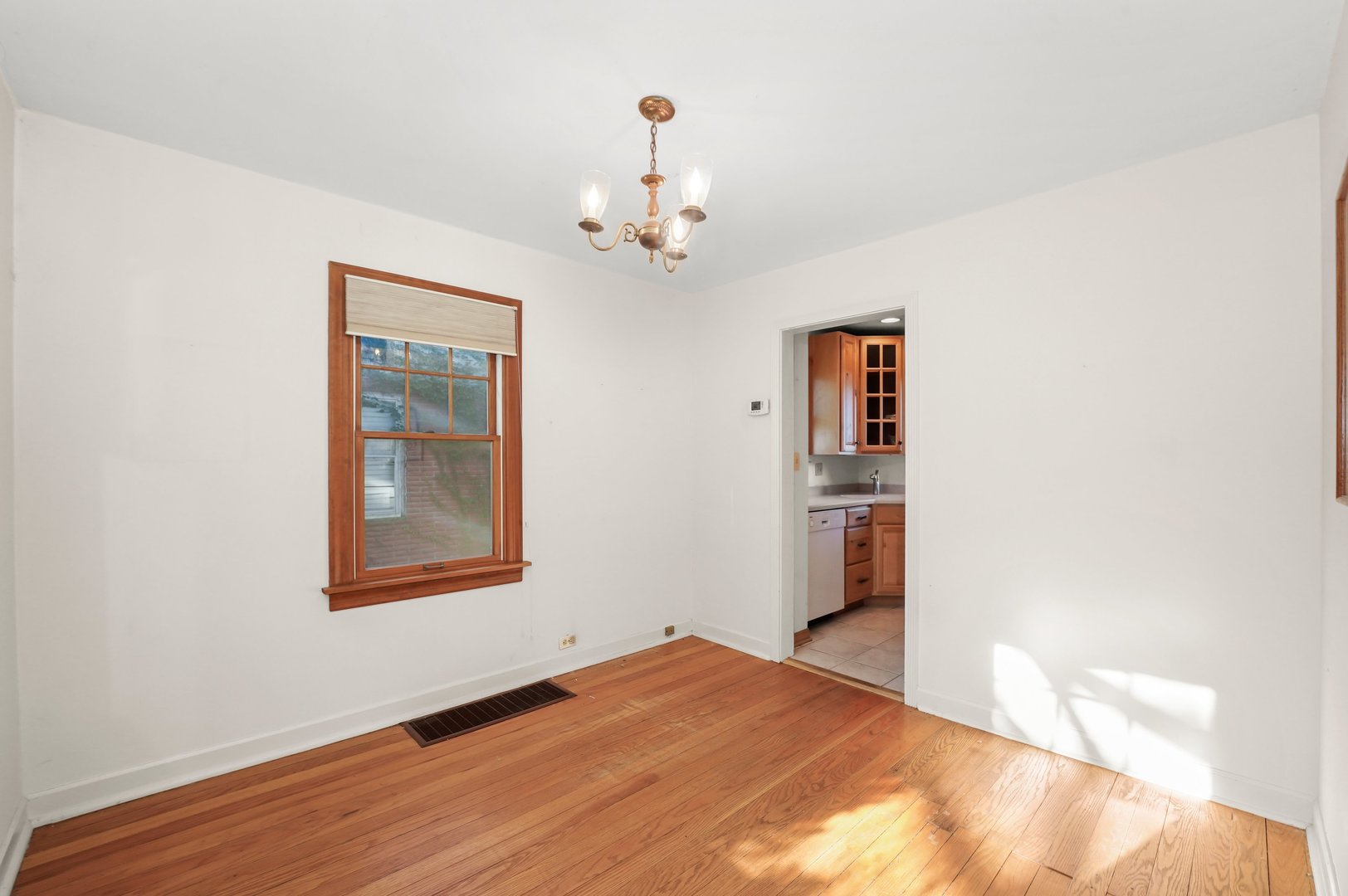 964 S Hillside Avenue, Elmhurst, IL 60126