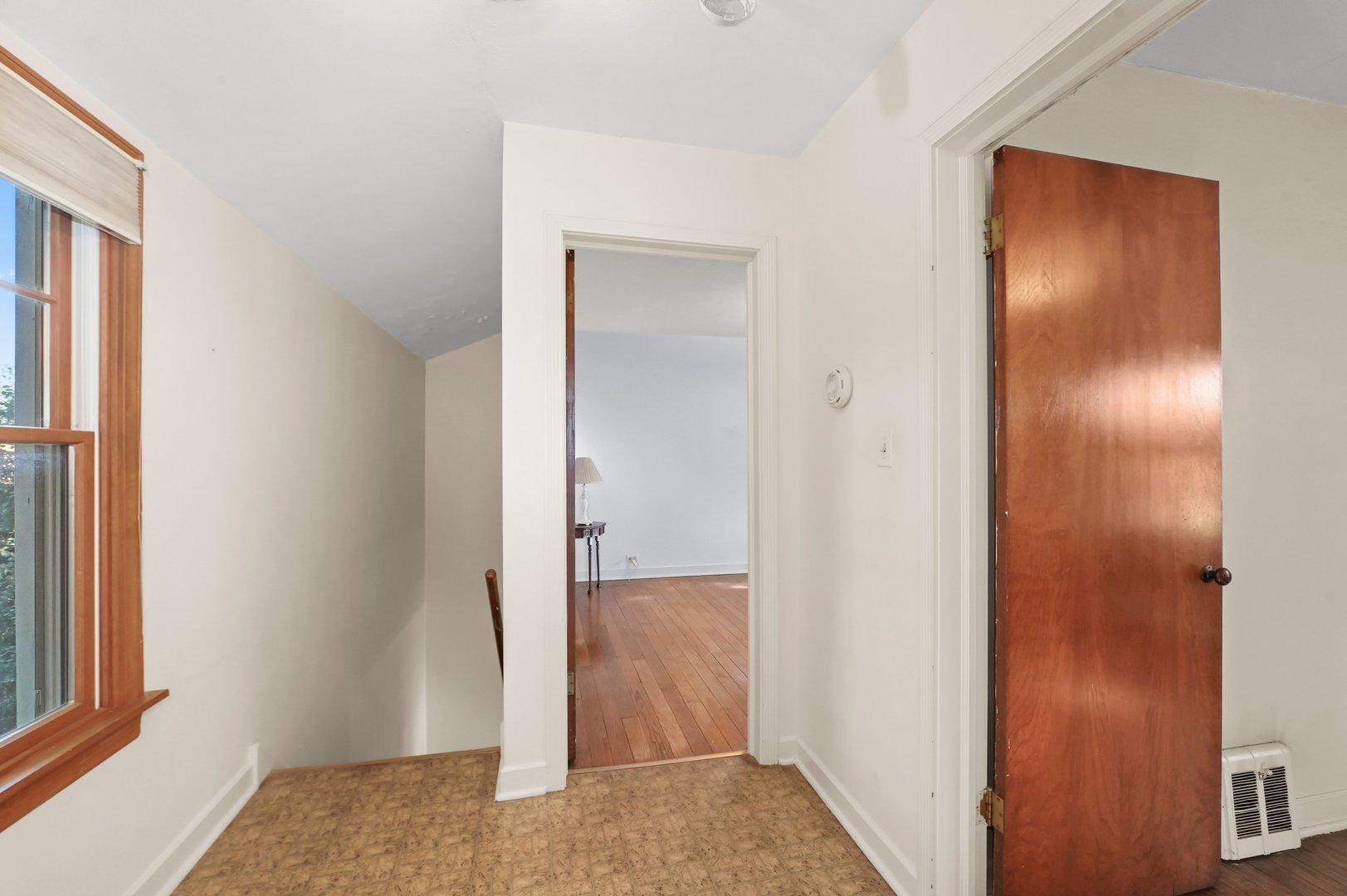 964 S Hillside Avenue, Elmhurst, IL 60126