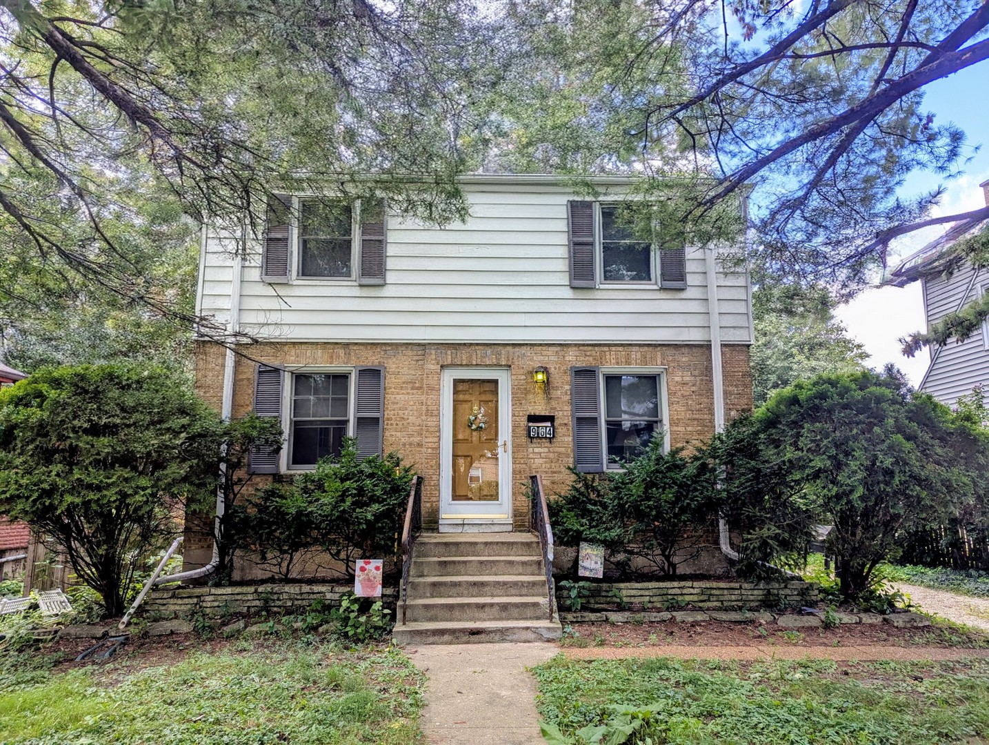 964 S Hillside Avenue, Elmhurst, IL 60126