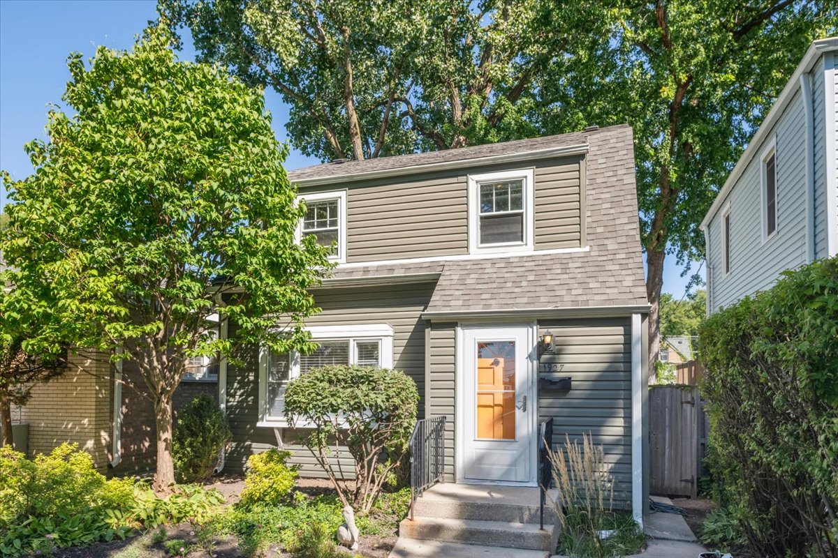 1927 Warren Street, Evanston, IL 60202
