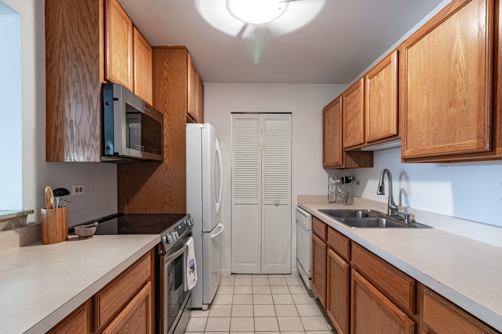 840 N Lakeside Drive #3D, Vernon Hills, IL 60061