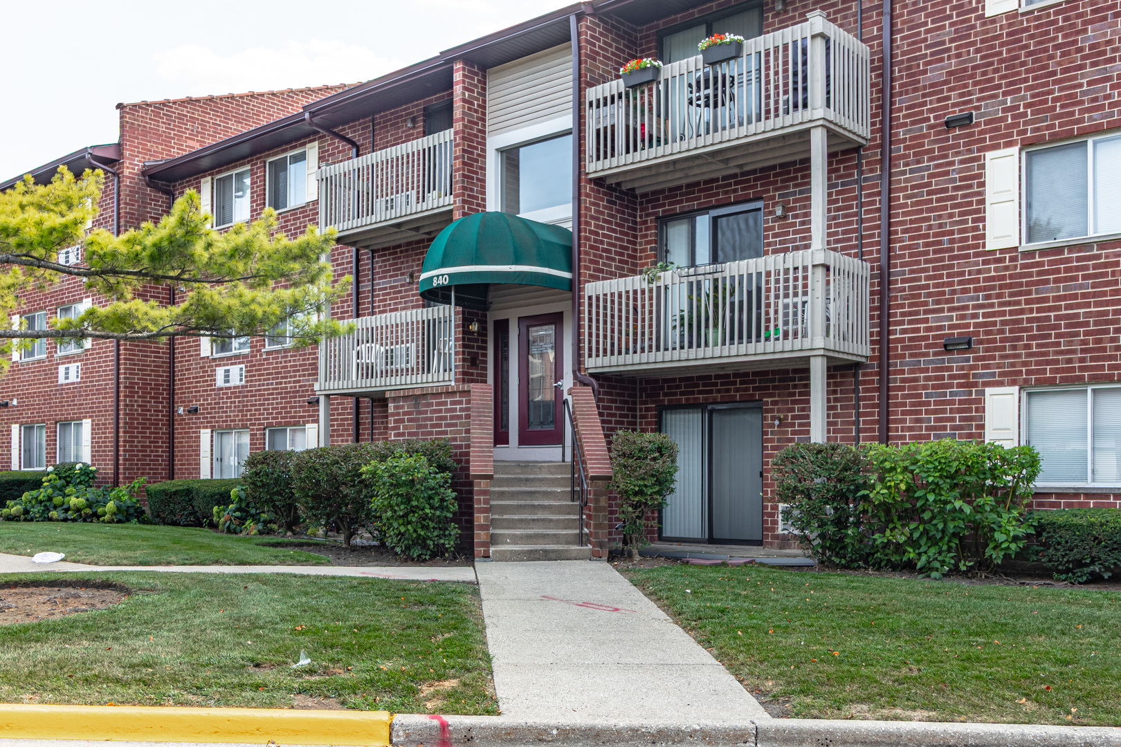 840 N Lakeside Drive #3D, Vernon Hills, IL 60061