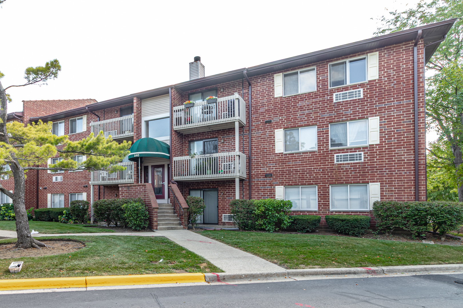 840 N Lakeside Drive #3D, Vernon Hills, IL 60061