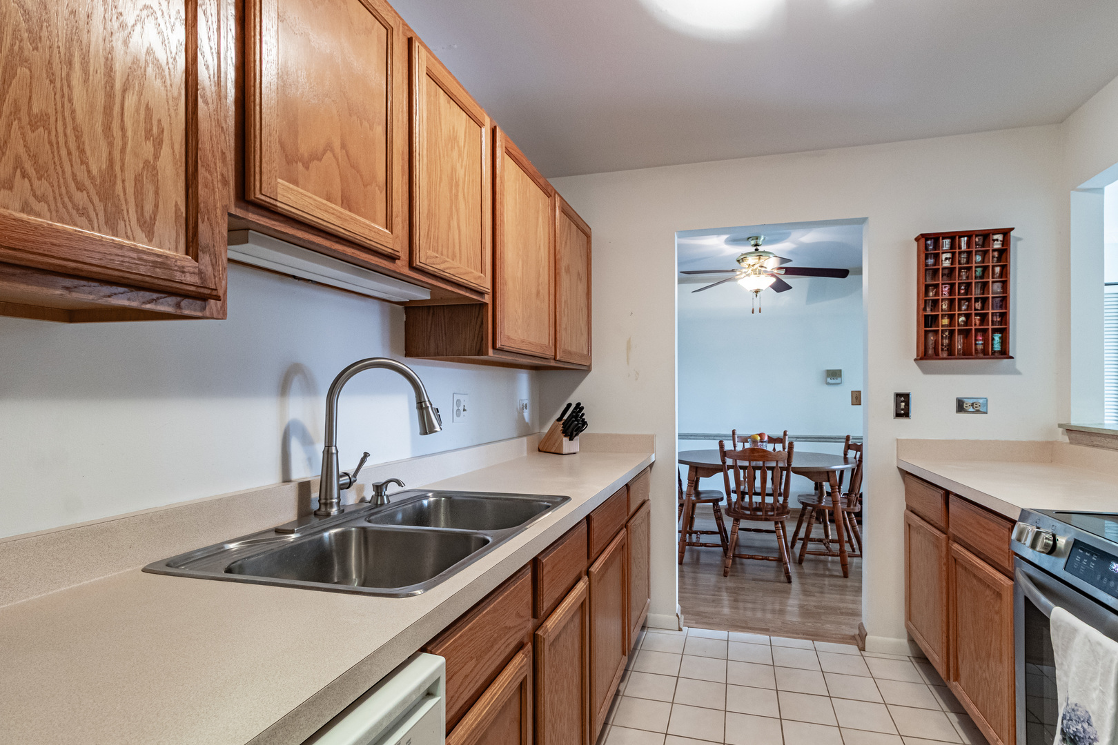 840 N Lakeside Drive #3D, Vernon Hills, IL 60061