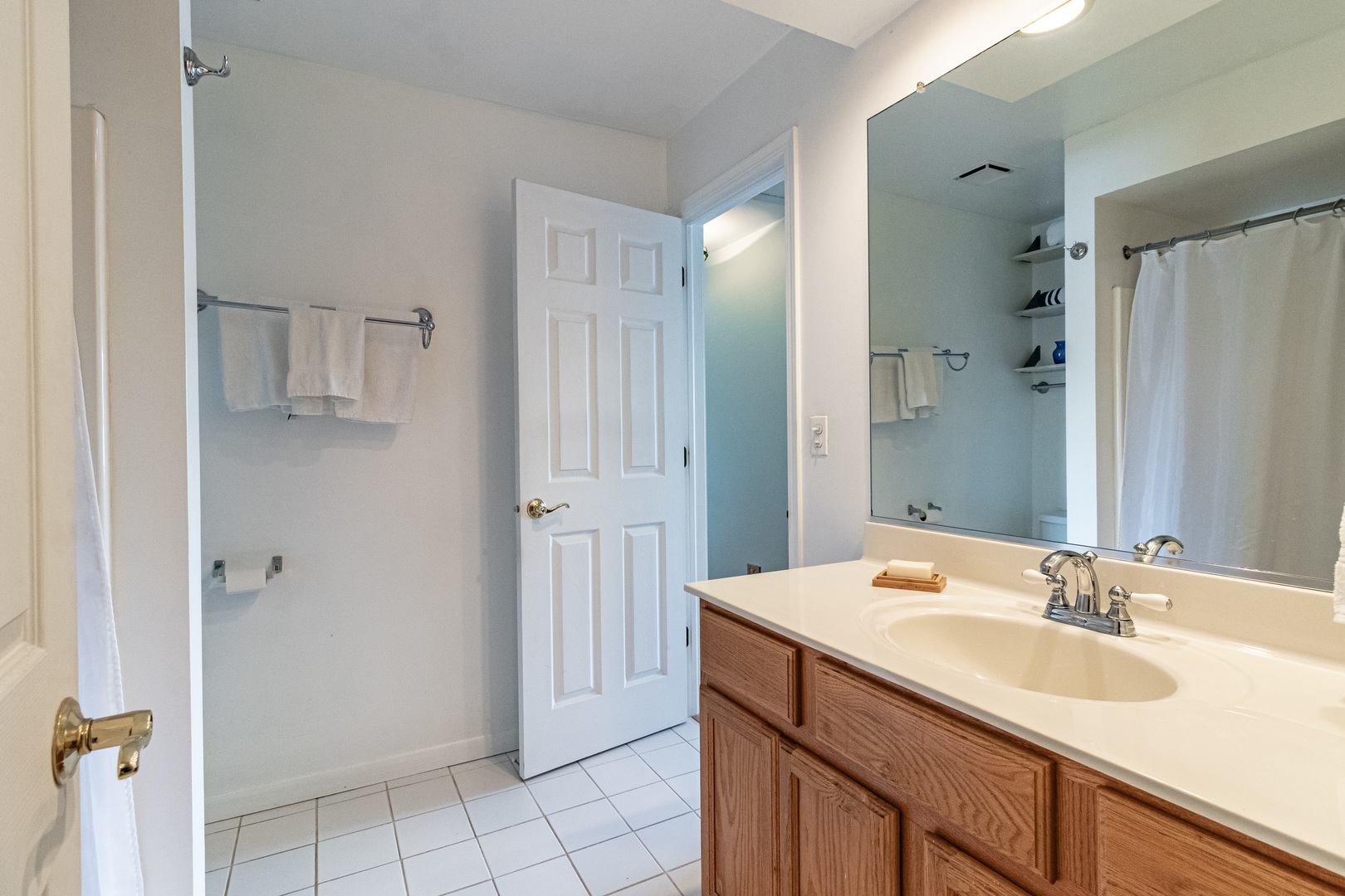 840 N Lakeside Drive #3D, Vernon Hills, IL 60061