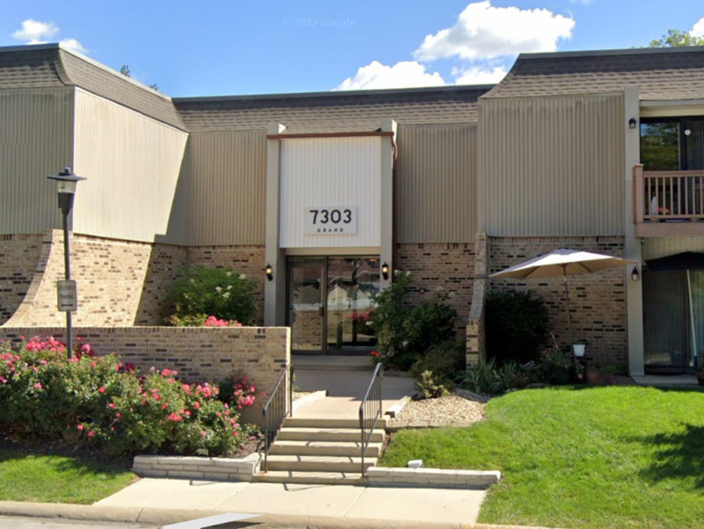 7303 Grand Avenue #102, Downers Grove, IL 60516