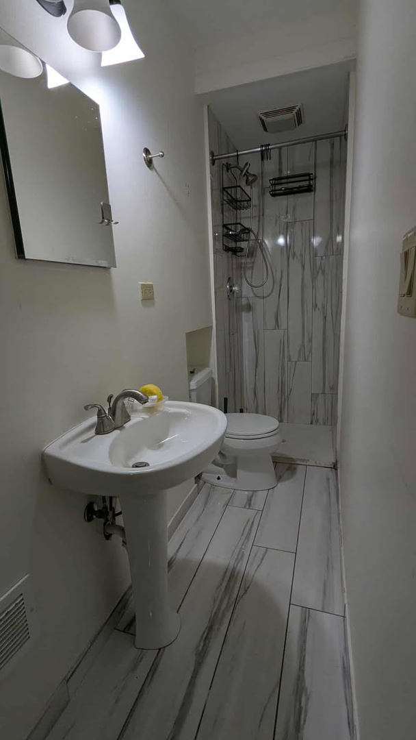 714 Glen Rock Avenue #3, Waukegan, IL 60085